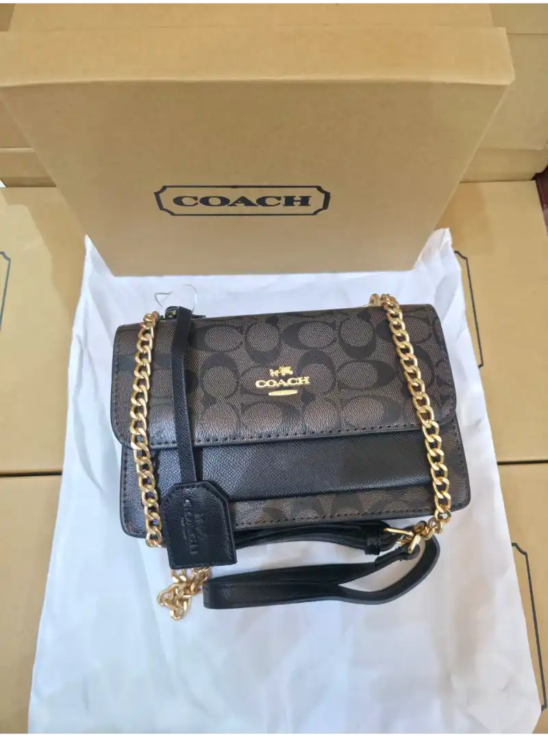 كوتش شنطه ميني لون بني