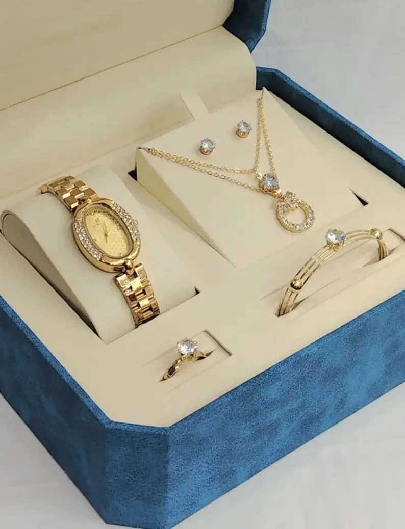 هدية ساعة نسائية مع سلسال واسوارة وخاتم