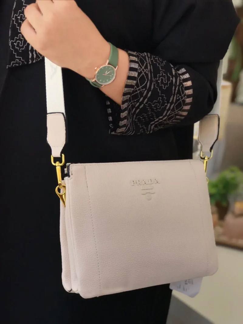 شنطة برادا البيج