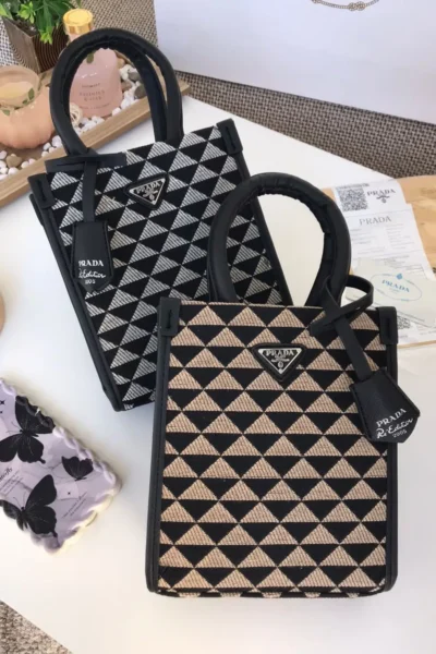 شنطه برادا الجديده