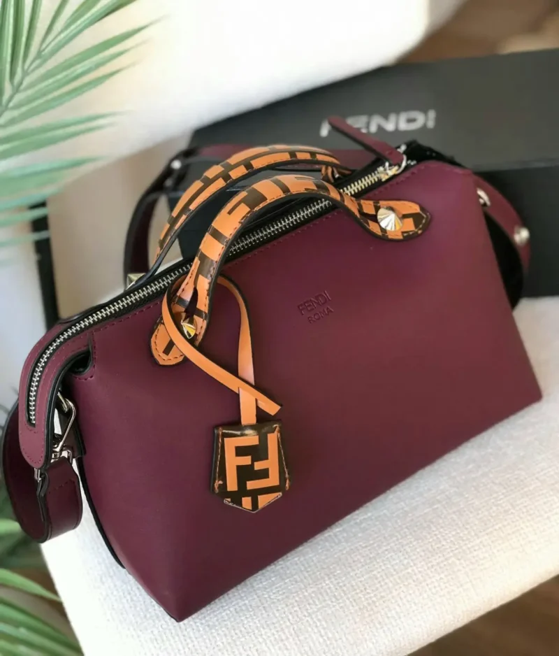 شنطة فندي عنابي