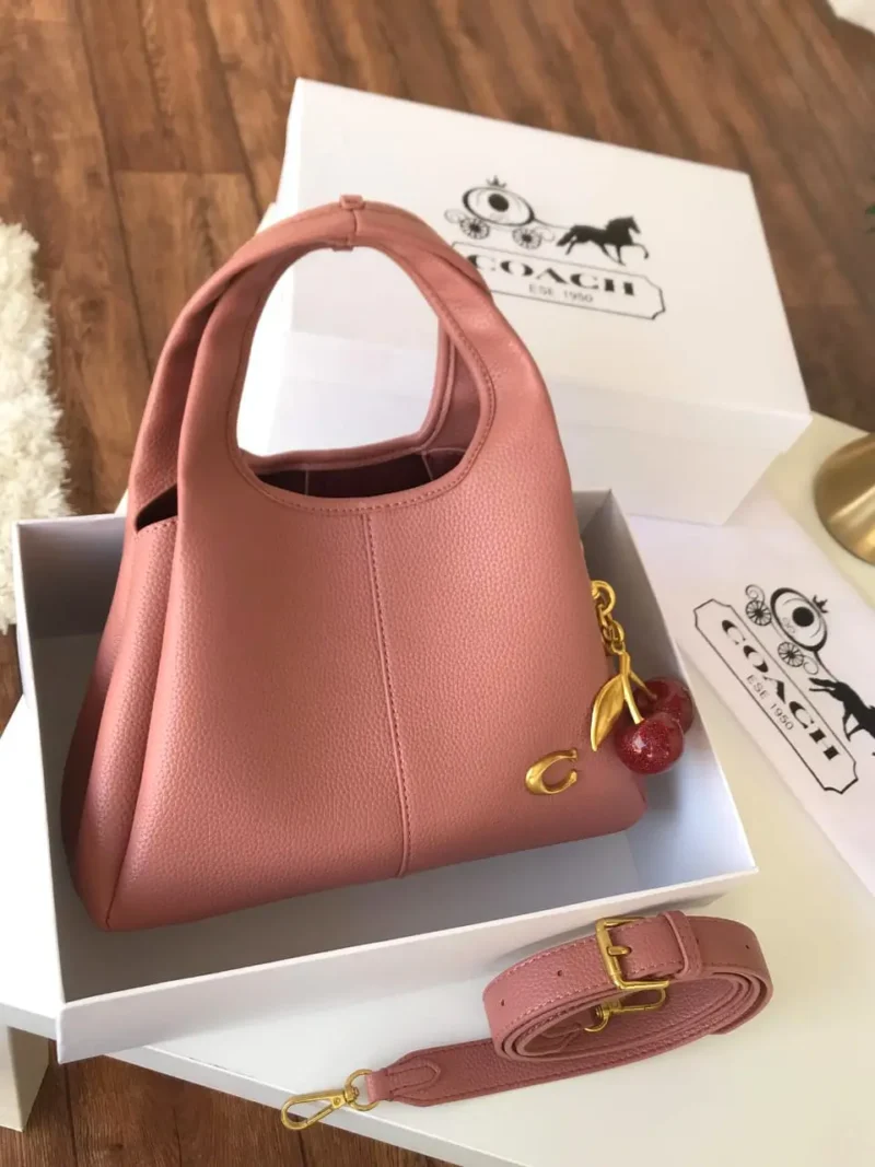 شنطه كوتش الورديه