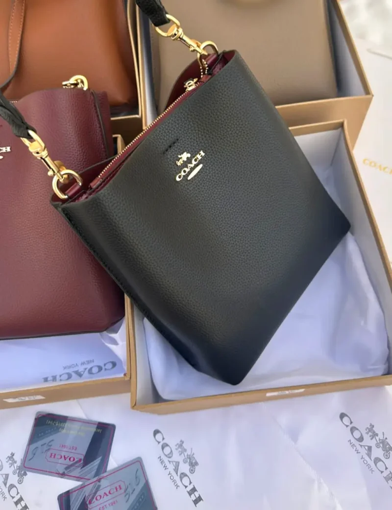 شنطة كوتش الكولكشن الجديد