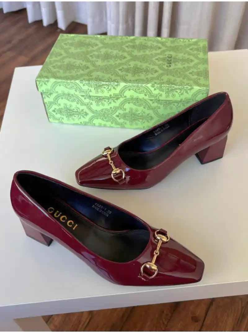 جزمه قوتشي نسائيه