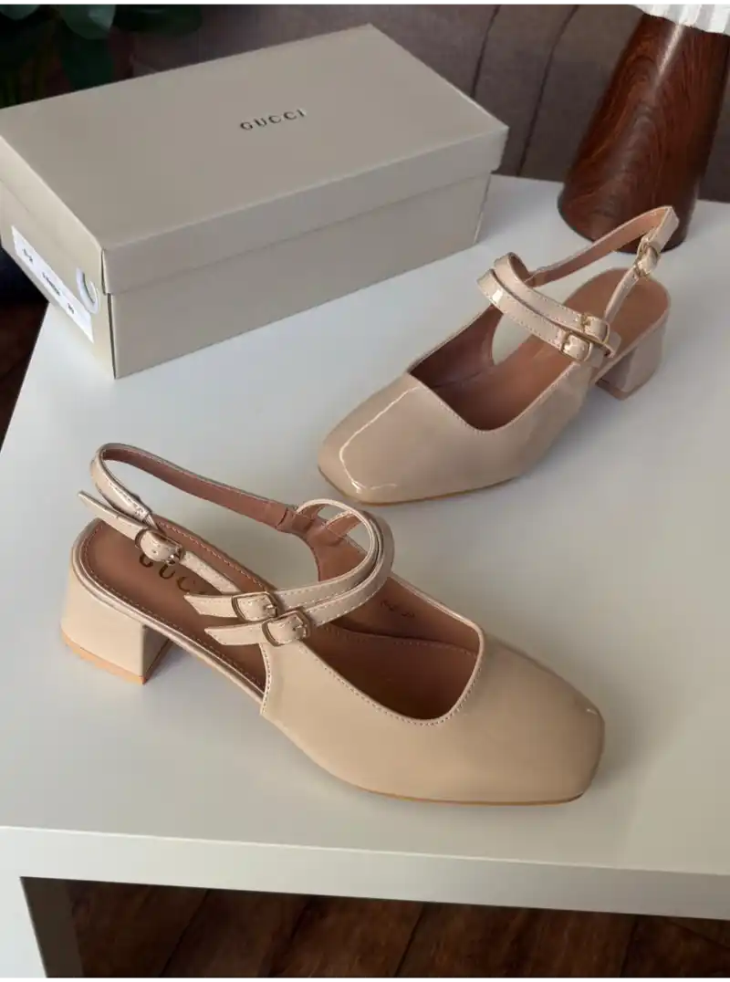 حذاء قوتشي نسائي كعب بيج