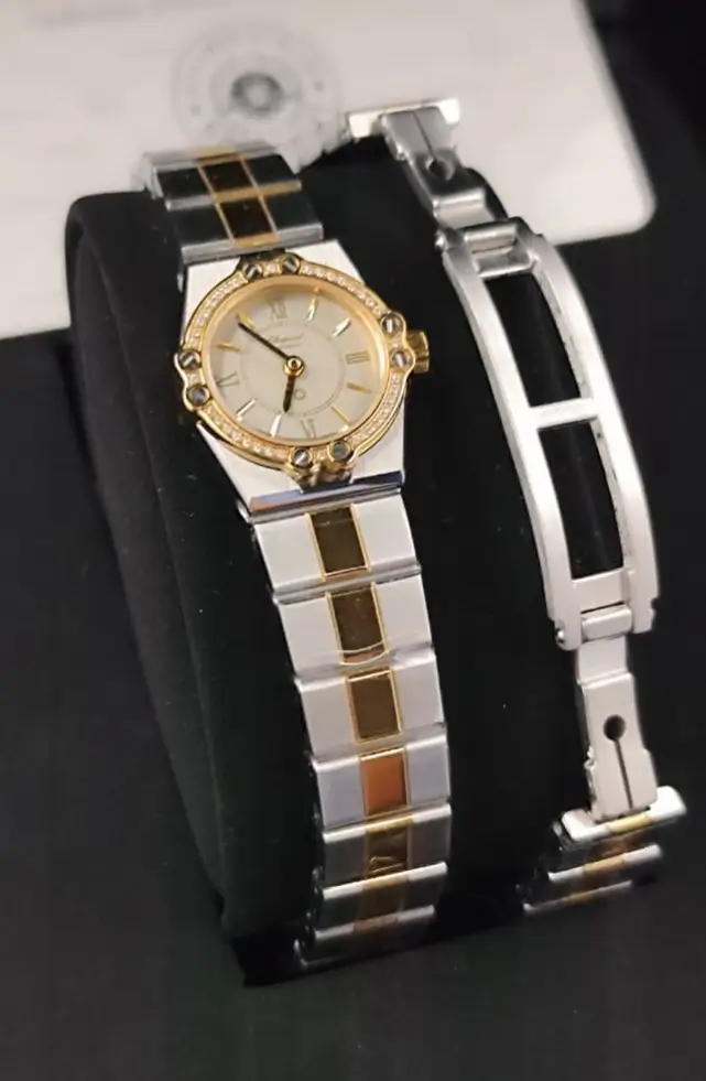 ساعه شوبارد نسائيه ميني