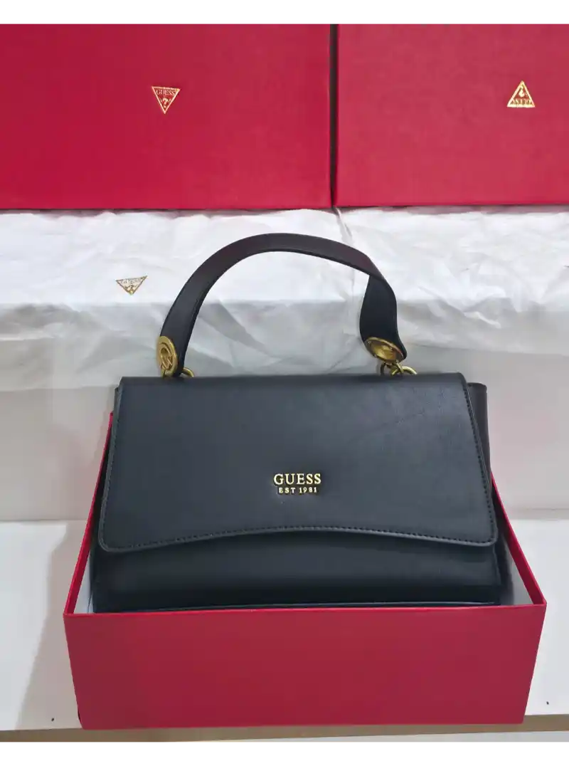 شنطة جيس جلد لون اسود