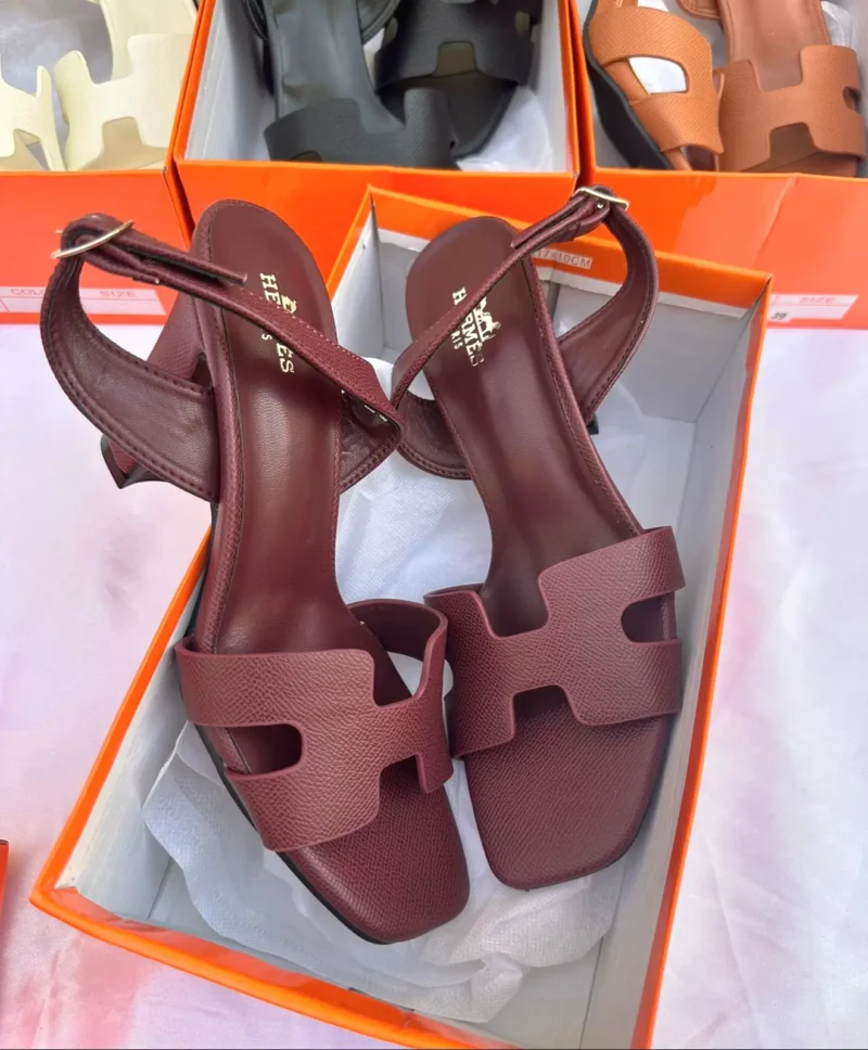 كعب هيرمز عنابي