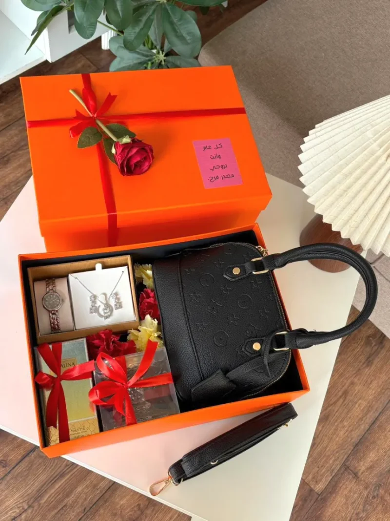 هدايا العيد للبنات الكبار شنط