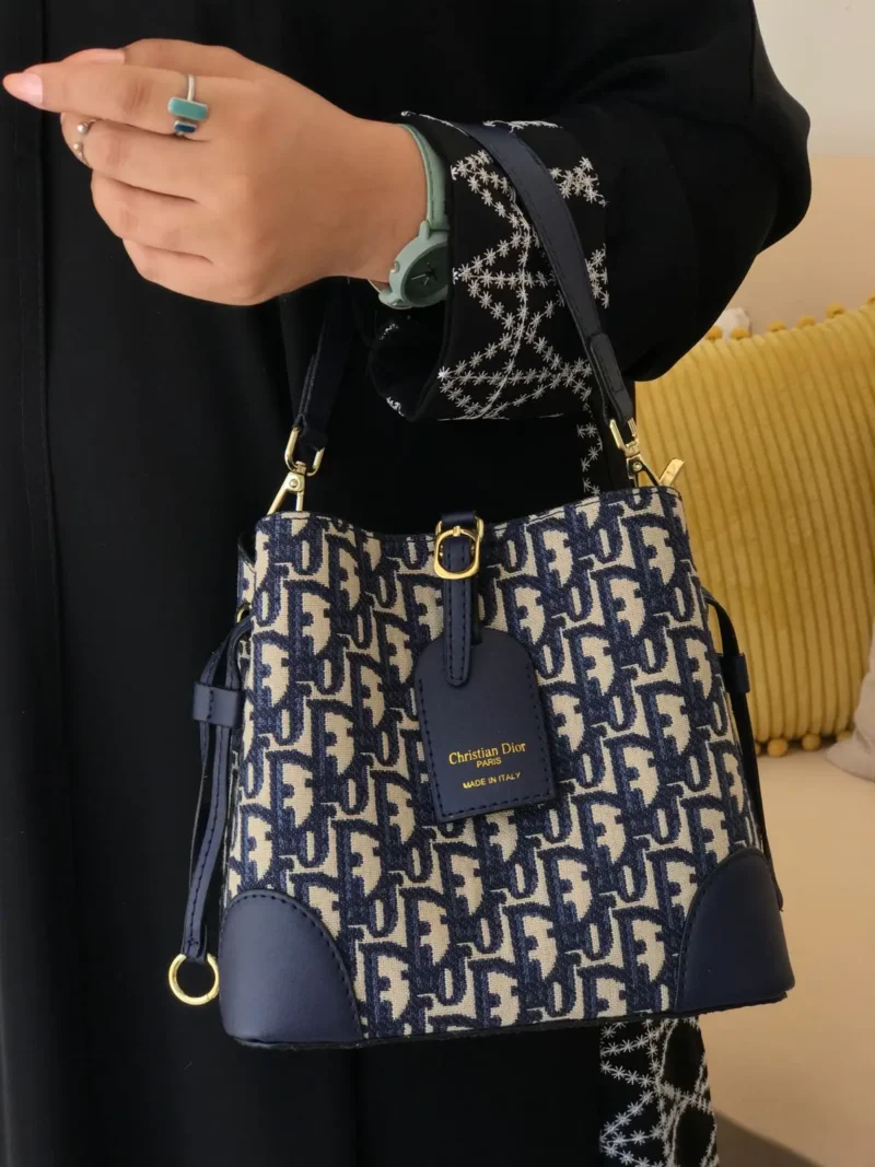 شنطة ديور كحلي