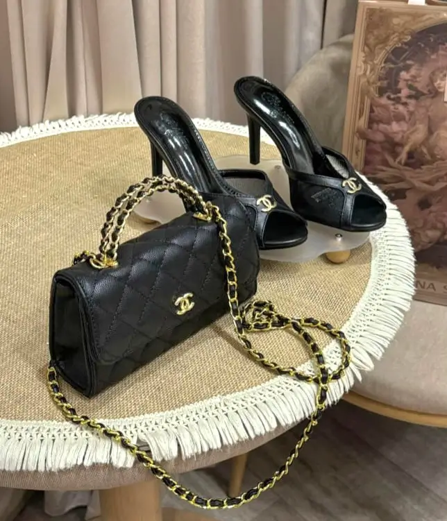 طقم شنطه وكعب اسود