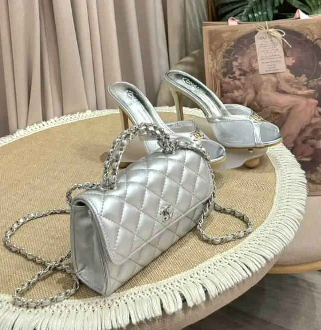 طقم كعب وشنطه فضي