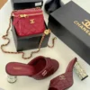 كعب وشنطه ماركه شانيل