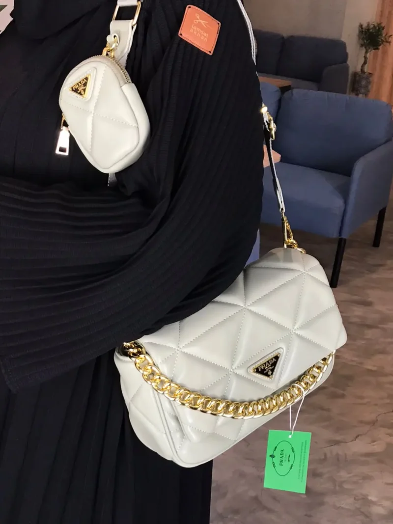 شنطة prada