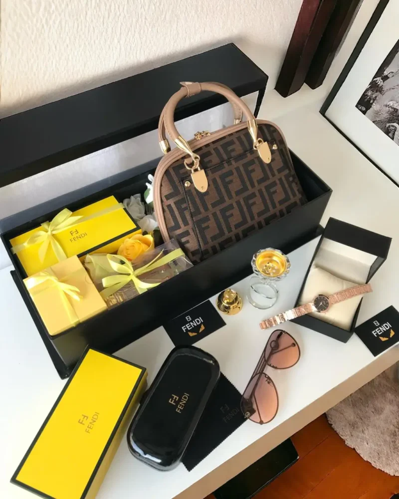 هدية ساعة نسائية