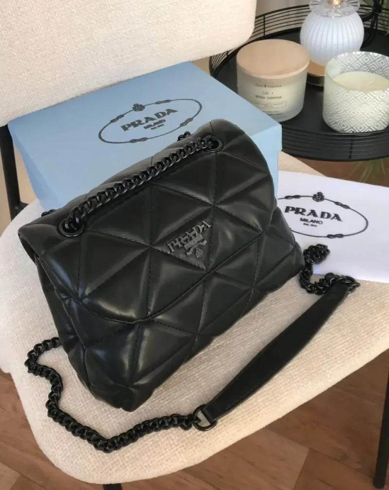 شنطة برادا صغيرة سوداء