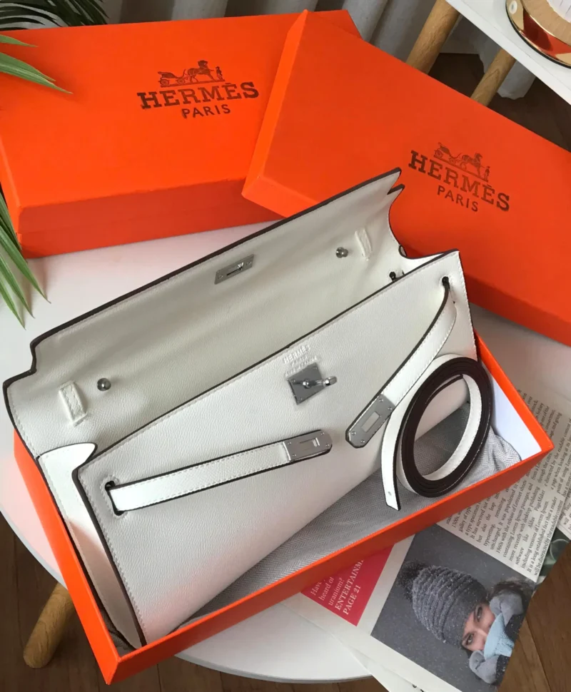 شنطة هرمز بيضاء