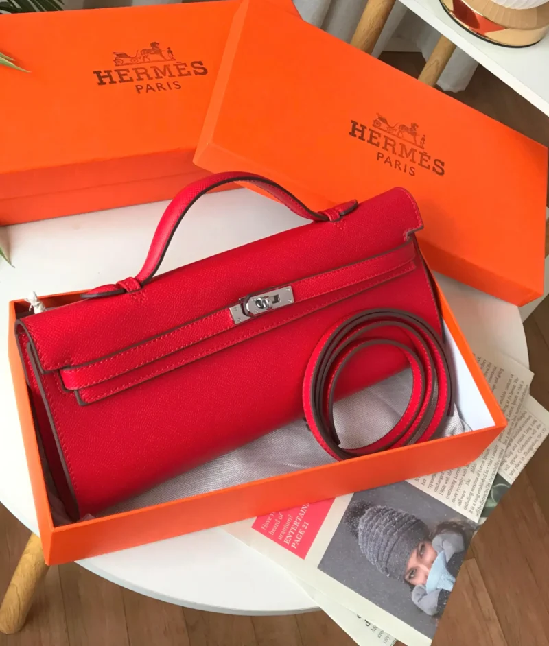 شنطة هرمز حمراء