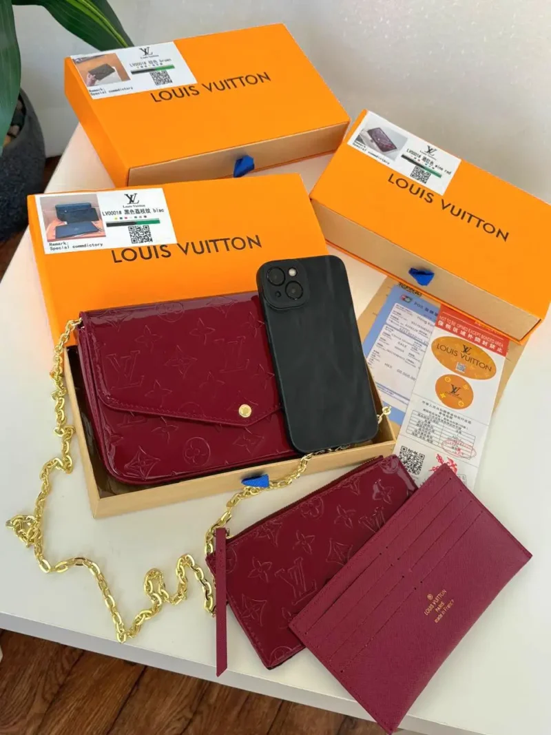 شنطه لويس فيتون صغيره احمر