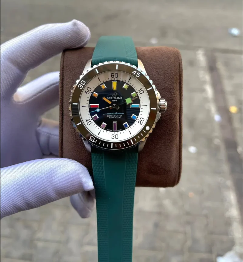 ساعة برتلنج اخضر