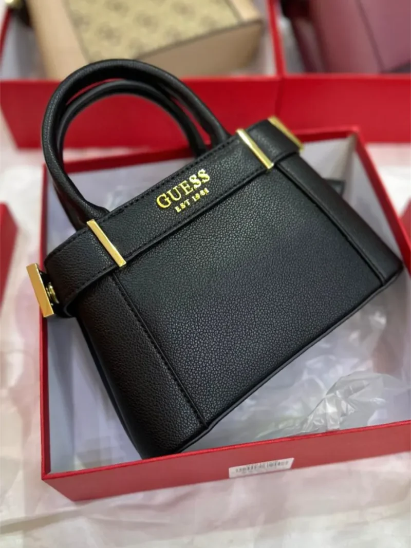 شنطة جيس اسود جلد