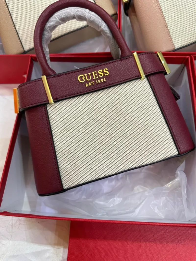 شنطة جيس لون عودي