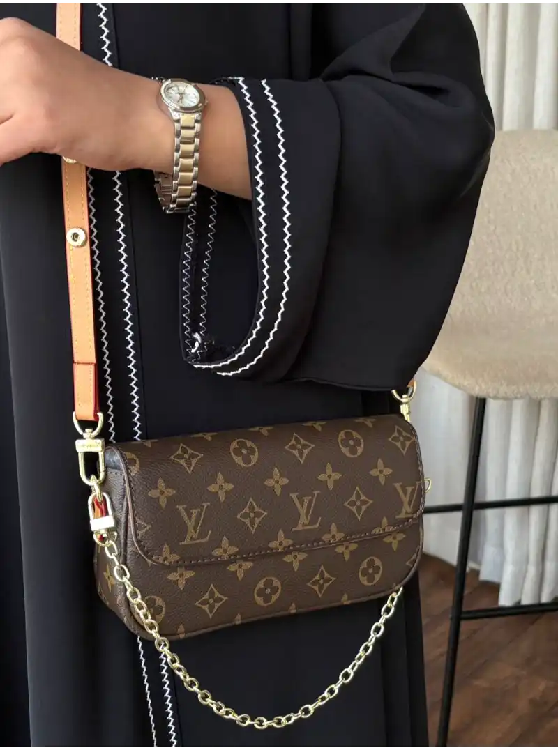 شنطة لويس فيتون حجم صغير