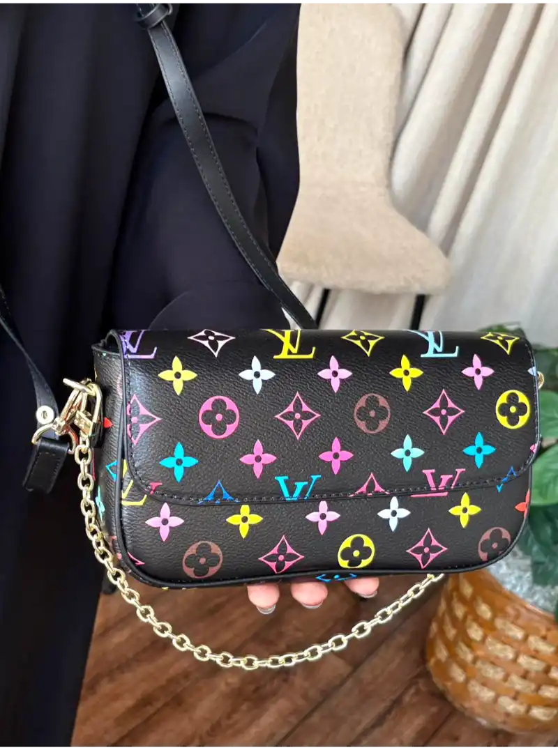 شنطة لويس فيتون صغيرة اسود