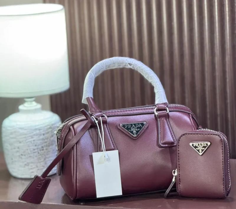 شنطه برادا عنابي جلد