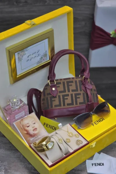 طقم هدية نسائي فندي