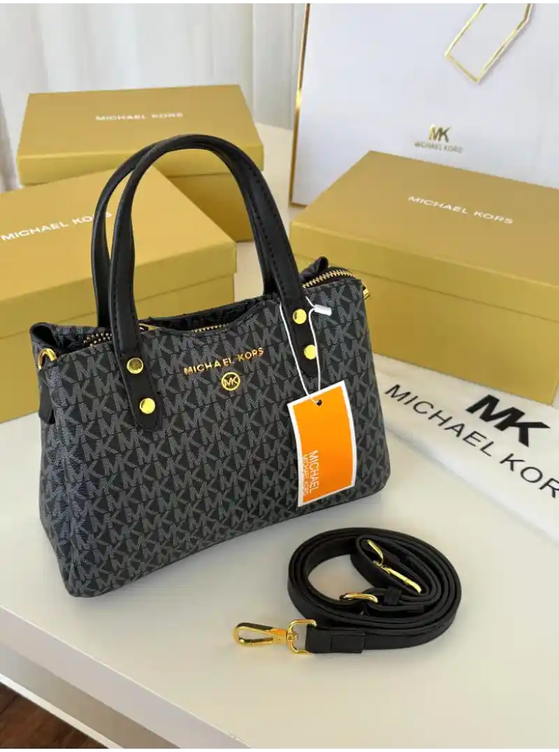 متجر شنط مايكل كورس