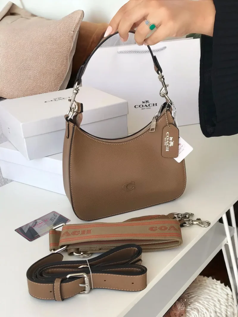 شنطة بنية ماركة