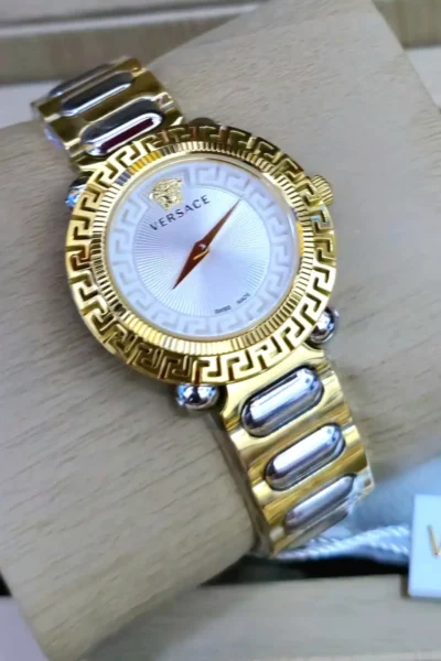 ساعه نسائيه فرزاتشي