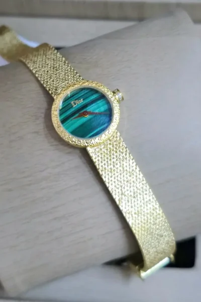 ساعة ديور صغيره