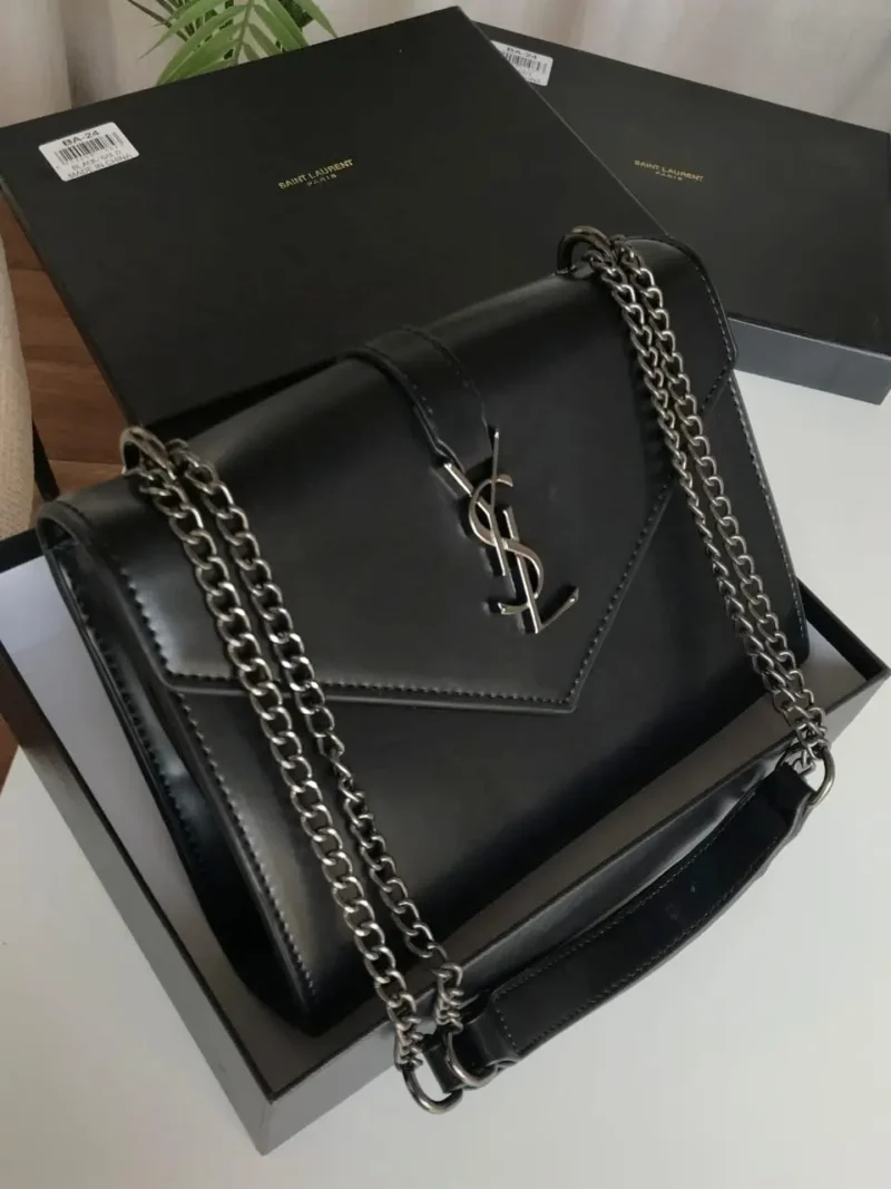 شنطة سان لوران السوداء