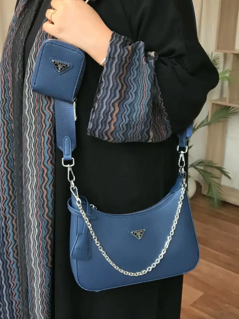 شنطة برادا لون ازرق