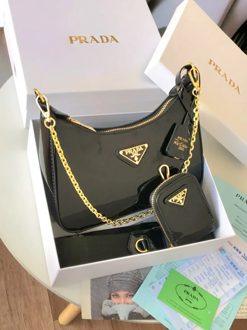 شنطة برادا لمعه