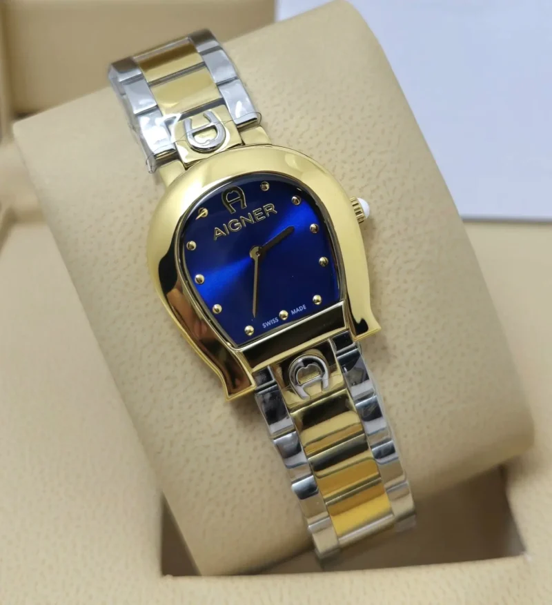 ساعة أجينر نسائية