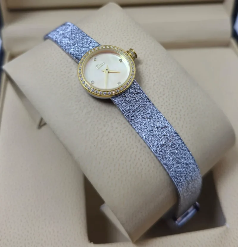 ساعة ديور فضي وذهبي نسائي