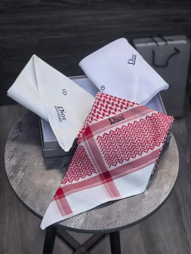 شماغ ديور مع ثوب ديور