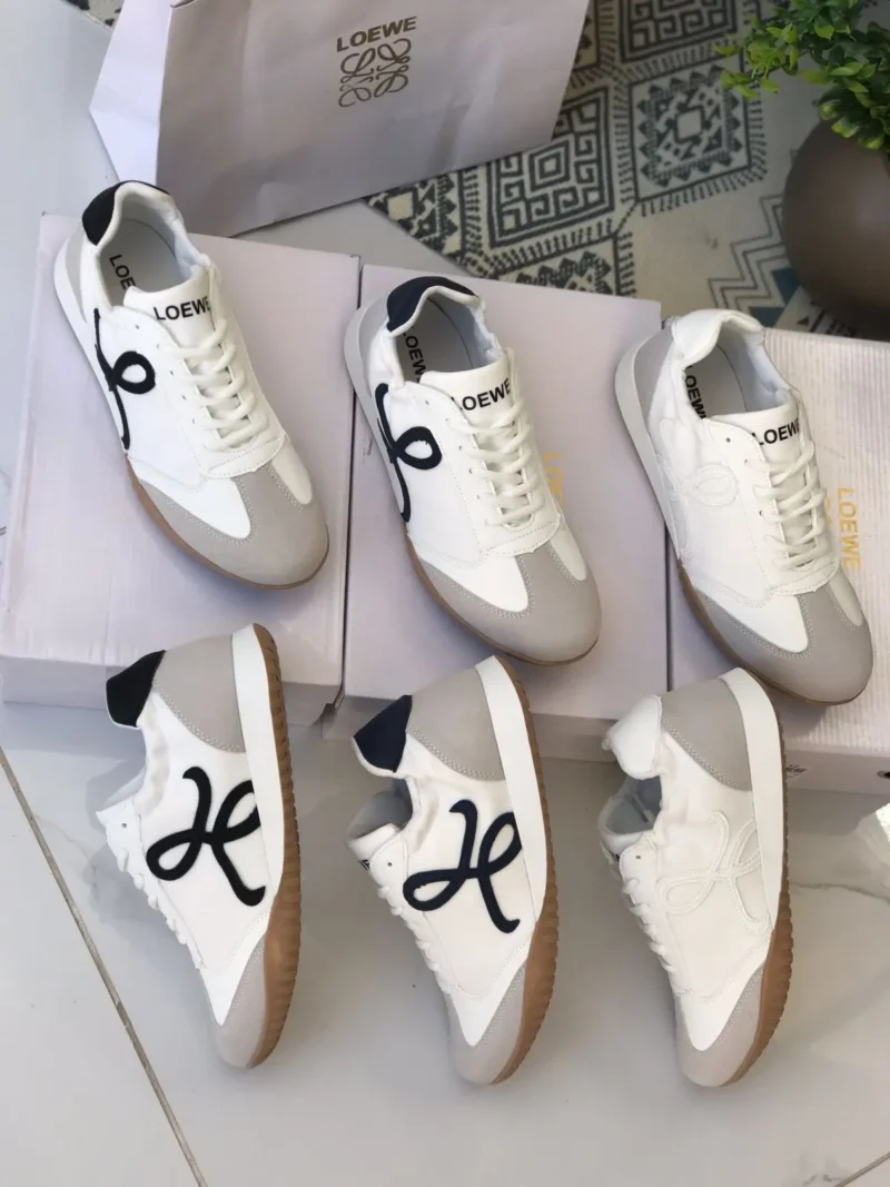 شوزات ماركة لويفي