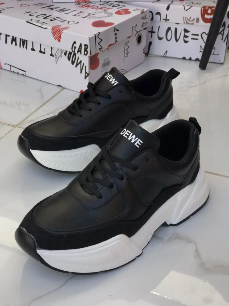 شوز لويفي اسود