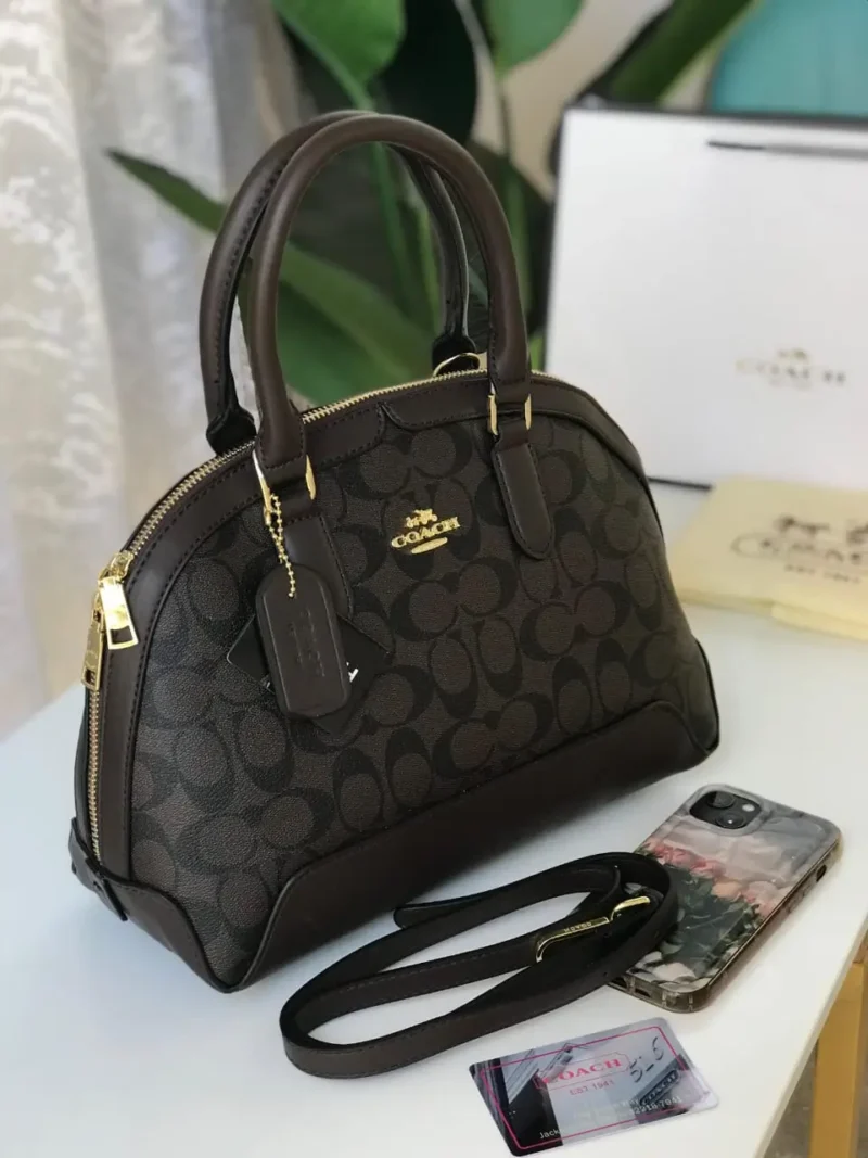 شنطه كوتش السوداء