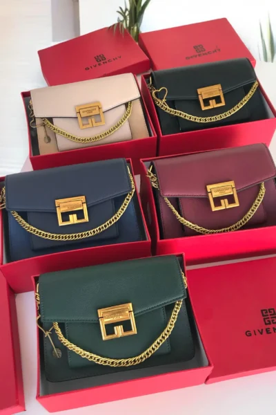 شنط جيفنشي صغيره