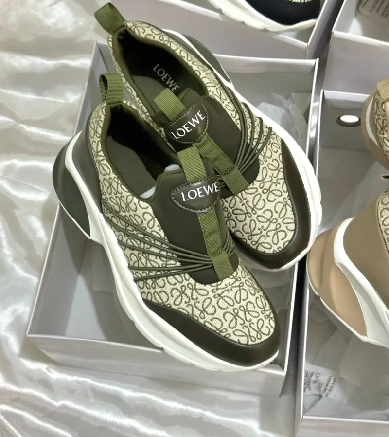 شوز نسائي زيتي ماركه لويفي