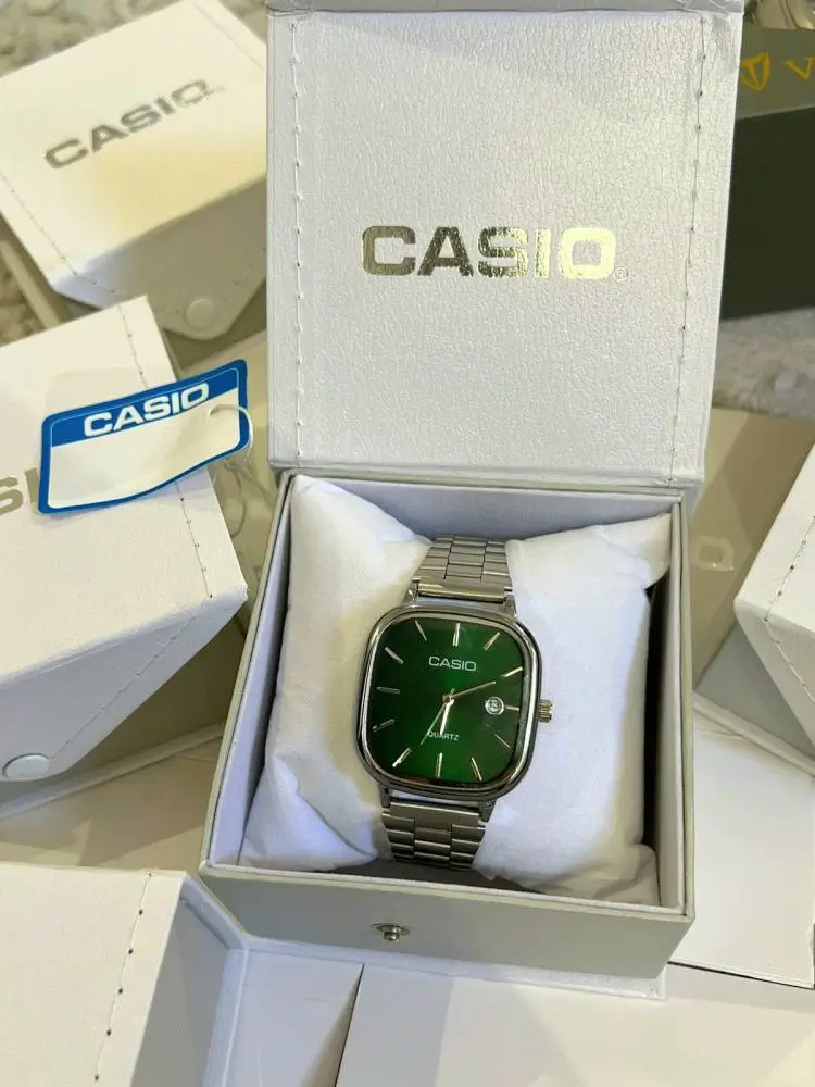 ساعة كاسيو مربعة