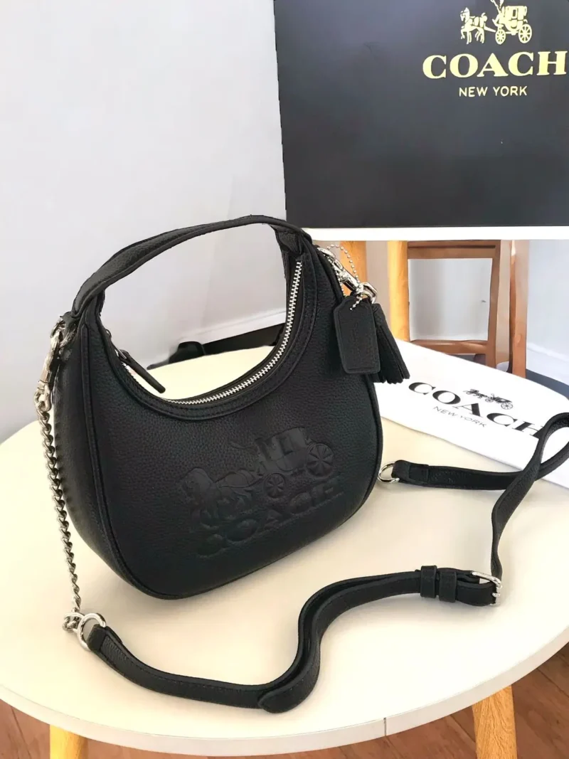 شنطة كوتش سوداء صغيره