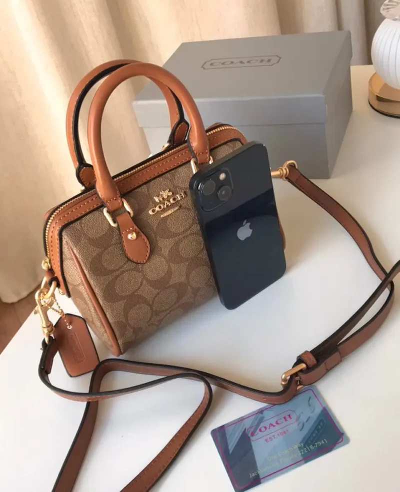 شنطة كوتش بني فاتح