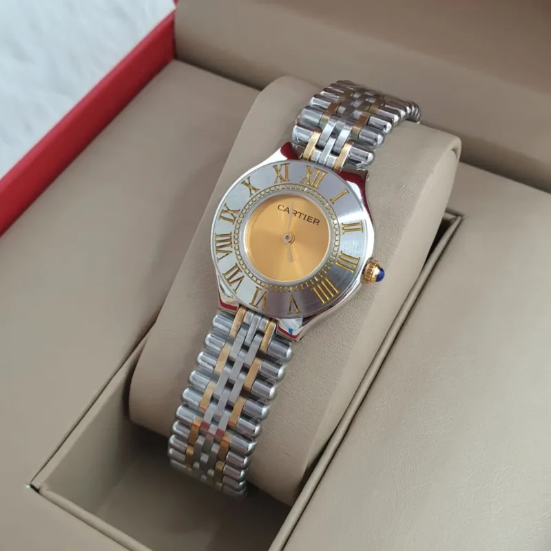 كارتير موست نسائي فضي