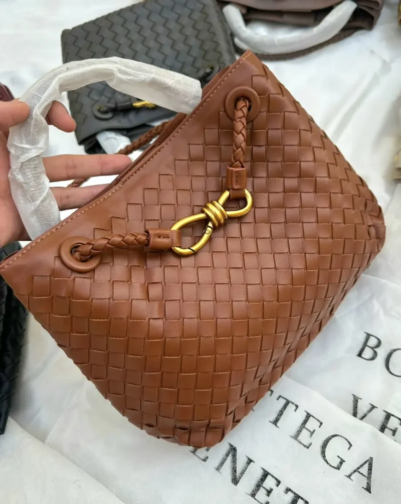 شنطة بوتيقا جديده